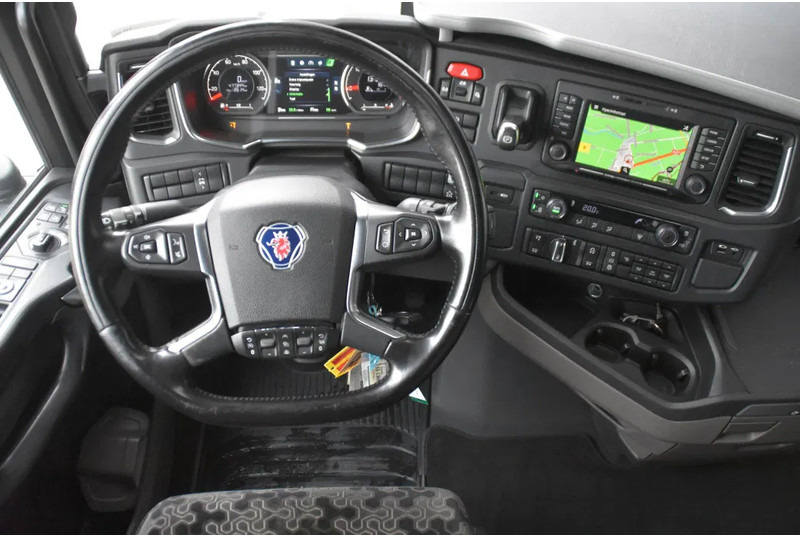 Scania S500 NGS 6x2*4 - HOOKLIFT - RETARDER - 477 TKM - PARK. AIRCO - WHEELBASE: 475 CM - PTO - EXCELLENT CONDITION - - Hákový nosič kontejnerů: obrázek 5 Scania S500 NGS 6x2*4 - HOOKLIFT - RETARDER - 477 TKM - PARK. AIRCO - WHEELBASE: 475 CM - PTO - EXCELLENT CONDITION - - Hákový nosič kontejnerů: obrázek 5