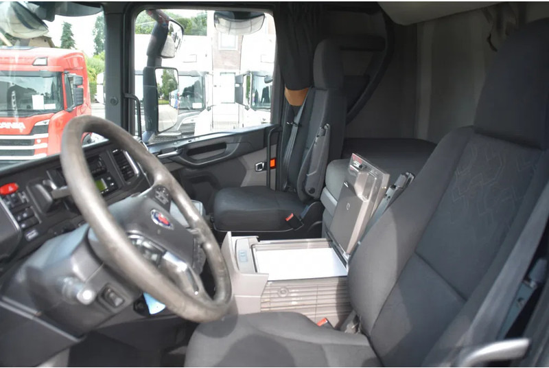Scania S520 V8 NGS 6x2*4NB + SCHMITZ ZKO 20 - THERMO KING - RETARDER - FULL AIR - WHEELBASE: 515 CM - TOP CONDITION - - Chladírenský nákladní automobil: obrázek 5 Scania S520 V8 NGS 6x2*4NB + SCHMITZ ZKO 20 - THERMO KING - RETARDER - FULL AIR - WHEELBASE: 515 CM - TOP CONDITION - - Chladírenský nákladní automobil: obrázek 5