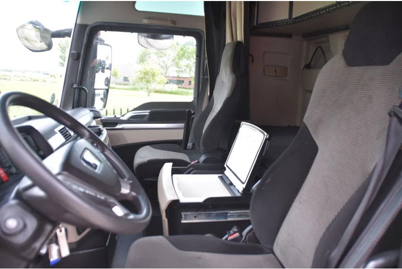 MAN TGX 18.420 - EURO 6 - ADR FL - PARK. AIRCO - NAVI - PTO - XENON LIGHTS - TOP CONDITION - - Tahač: obrázek 5 MAN TGX 18.420 - EURO 6 - ADR FL - PARK. AIRCO - NAVI - PTO - XENON LIGHTS - TOP CONDITION - - Tahač: obrázek 5