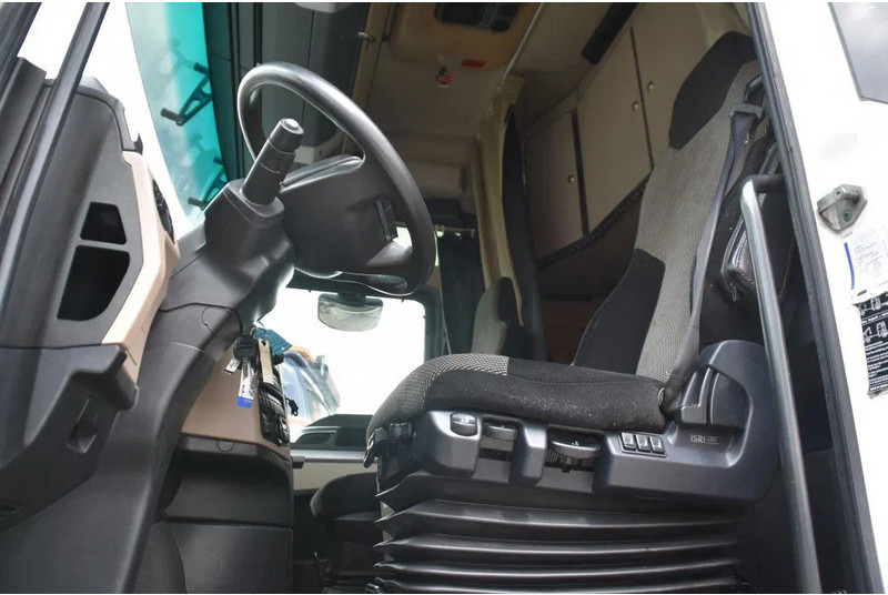 MAN TGX 18.420 - EURO 6 - ADR FL - PARK. AIRCO - NAVI - PTO - XENON LIGHTS - TOP CONDITION - - Tahač: obrázek 4 MAN TGX 18.420 - EURO 6 - ADR FL - PARK. AIRCO - NAVI - PTO - XENON LIGHTS - TOP CONDITION - - Tahač: obrázek 4