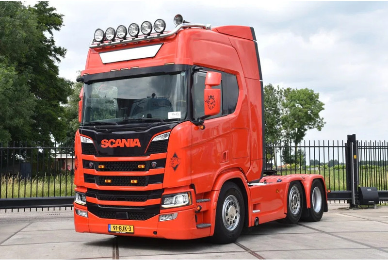 Scania R450 NGS 6x2/4NB - RETARDER - FULL AIR - 748 TKM - LEATHER SEATS - NAVI - 2 x FUEL TANKS - LED LIGHTS - - Tahač: obrázek 2 Scania R450 NGS 6x2/4NB - RETARDER - FULL AIR - 748 TKM - LEATHER SEATS - NAVI - 2 x FUEL TANKS - LED LIGHTS - - Tahač: obrázek 2