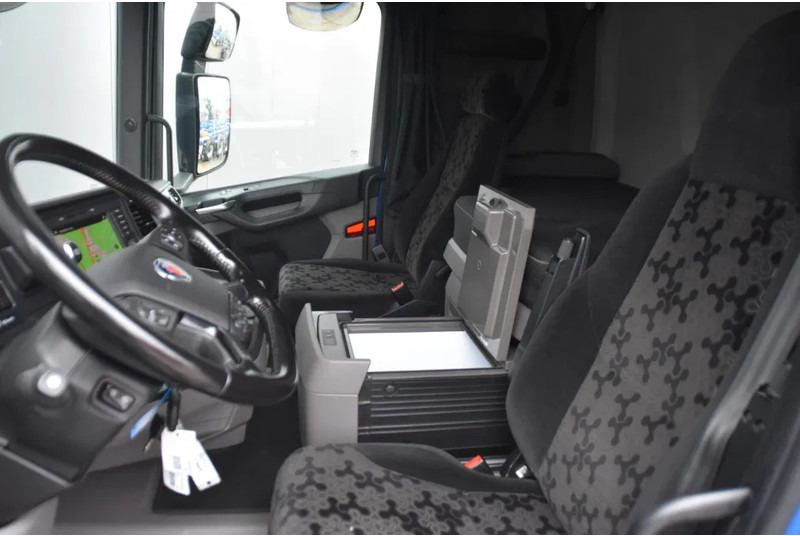 Scania R460 NGS 4x2 - SUPER - RETARDER - 319 TKM - PARK. AIRCO - ACC - NAVI - 2 x FUEL TANKS - TOP CONDITION - - Tahač: obrázek 5 Scania R460 NGS 4x2 - SUPER - RETARDER - 319 TKM - PARK. AIRCO - ACC - NAVI - 2 x FUEL TANKS - TOP CONDITION - - Tahač: obrázek 5