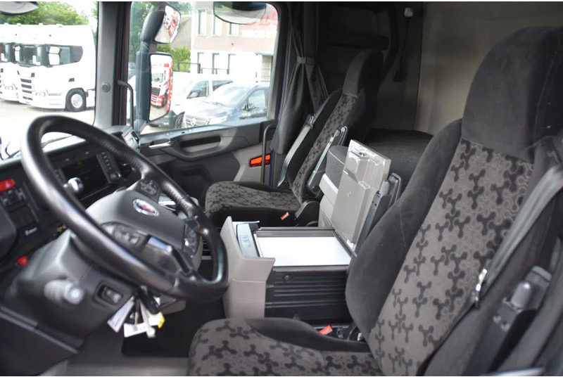 Scania R530 V8 NGS 4x2 - ADR FL - RETARDER - 253 TKM - ACC - NAVI - PTO - DIFF. LOCK - EXCELLENT CONDITION - - Tahač: obrázek 5 Scania R530 V8 NGS 4x2 - ADR FL - RETARDER - 253 TKM - ACC - NAVI - PTO - DIFF. LOCK - EXCELLENT CONDITION - - Tahač: obrázek 5