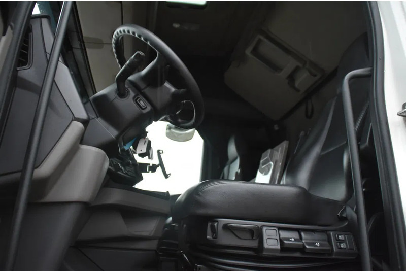 Scania S410 NGS 4x2EB MEGA 95 cm or 103 cm driving height - RETARDER - 665 TKM - FULL AIR - PARK. AIRCO - LEATHER SEATS - 2 x FUEL TANK - Tahač: obrázek 4 Scania S410 NGS 4x2EB MEGA 95 cm or 103 cm driving height - RETARDER - 665 TKM - FULL AIR - PARK. AIRCO - LEATHER SEATS - 2 x FUEL TANK - Tahač: obrázek 4