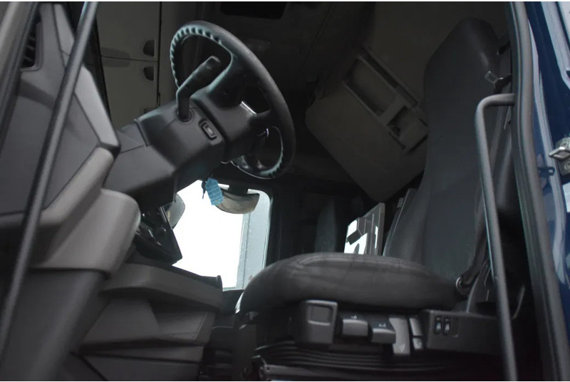 Scania S450 4x2NB - FULL AIR - 922 TKM - RETARDER - PARK. AIRCO - 2 x FUEL TANKS - TOP CONDITION - - Tahač: obrázek 4 Scania S450 4x2NB - FULL AIR - 922 TKM - RETARDER - PARK. AIRCO - 2 x FUEL TANKS - TOP CONDITION - - Tahač: obrázek 4