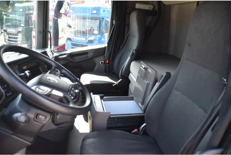Scania S450 NGS 4x2NB - FULL AIR - 757 TKM - RETARDER - PARK. AIRCO - 2 x FUEL TANKS - TOP CONDITION - - Tahač: obrázek 5 Scania S450 NGS 4x2NB - FULL AIR - 757 TKM - RETARDER - PARK. AIRCO - 2 x FUEL TANKS - TOP CONDITION - - Tahač: obrázek 5
