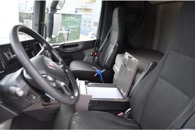 Scania S450 NGS 4x2NB - FULL AIR - 858 TKM - RETARDER - PARK. AIRCO - 2 x FUEL TANKS - TOP CONDITION - - Tahač: obrázek 5 Scania S450 NGS 4x2NB - FULL AIR - 858 TKM - RETARDER - PARK. AIRCO - 2 x FUEL TANKS - TOP CONDITION - - Tahač: obrázek 5
