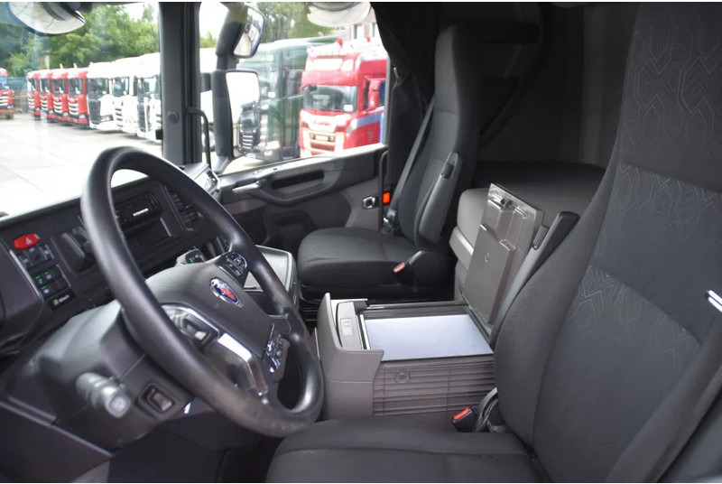 Scania S450 NGS 4x2NB - FULL AIR - RETARDER - ACC - PARK. AIRCO - 2 x FUEL TANKS - TOP CONDITION - - Tahač: obrázek 5 Scania S450 NGS 4x2NB - FULL AIR - RETARDER - ACC - PARK. AIRCO - 2 x FUEL TANKS - TOP CONDITION - - Tahač: obrázek 5