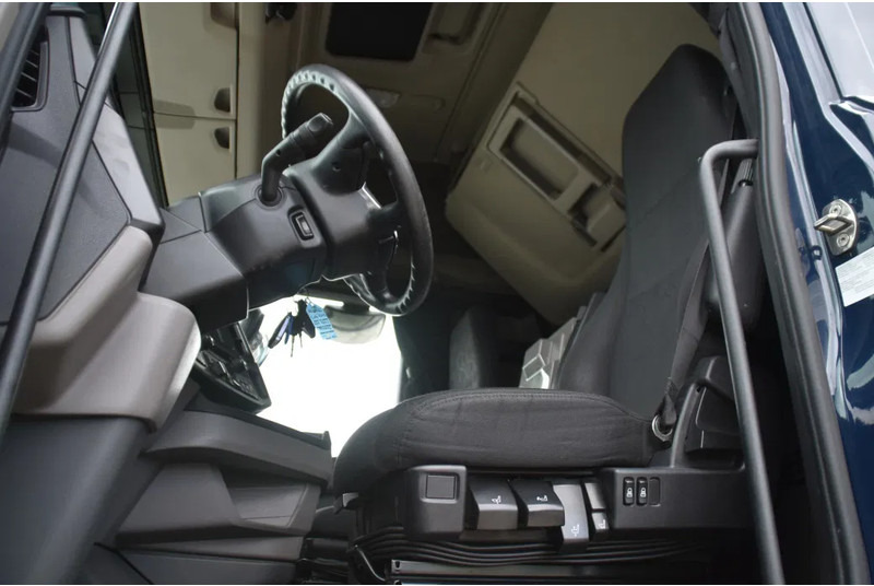 Scania S450 NGS 4x2NB - FULL AIR - RETARDER - ACC - PARK. AIRCO - 2 x FUEL TANKS - TOP CONDITION - - Tahač: obrázek 4 Scania S450 NGS 4x2NB - FULL AIR - RETARDER - ACC - PARK. AIRCO - 2 x FUEL TANKS - TOP CONDITION - - Tahač: obrázek 4