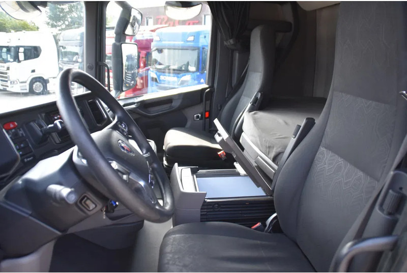 Scania S450 NGS 4x2NB - FULL AIR - RETARDER - ACC - PARK. AIRCO - 2 x FUEL TANKS - TOP CONDITION - - Tahač: obrázek 5 Scania S450 NGS 4x2NB - FULL AIR - RETARDER - ACC - PARK. AIRCO - 2 x FUEL TANKS - TOP CONDITION - - Tahač: obrázek 5