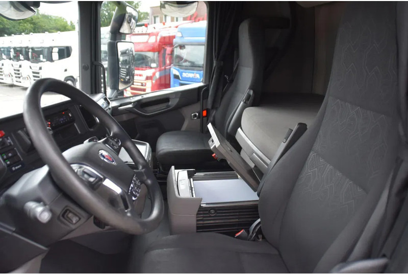 Scania S450 NGS 4x2NB - FULL AIR - RETARDER - ACC - PARK. AIRCO - 2 x FUEL TANKS - TOP CONDITION - - Tahač: obrázek 5 Scania S450 NGS 4x2NB - FULL AIR - RETARDER - ACC - PARK. AIRCO - 2 x FUEL TANKS - TOP CONDITION - - Tahač: obrázek 5