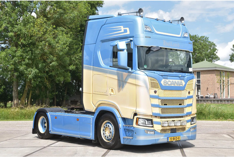 Scania S500 NGS 4x2NB - RETARDER - FULL AIR - PARK. AIRCO - FULL OPTIONS - 4 POINT AIR SUSPENSION - EXCELLENT CONDITION - - Tahač: obrázek 1 Scania S500 NGS 4x2NB - RETARDER - FULL AIR - PARK. AIRCO - FULL OPTIONS - 4 POINT AIR SUSPENSION - EXCELLENT CONDITION - - Tahač: obrázek 1