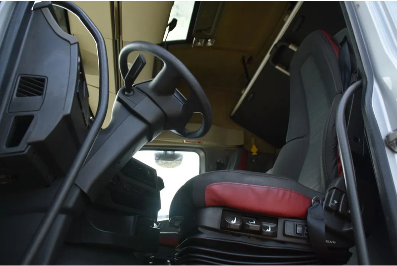 Volvo FH 420 Globe 4x2 - ADR FL - ONLY 670 TKM - PTO - AIRCO - DIFF. LOCK - GOOD CONDITION - - Tahač: obrázek 4 Volvo FH 420 Globe 4x2 - ADR FL - ONLY 670 TKM - PTO - AIRCO - DIFF. LOCK - GOOD CONDITION - - Tahač: obrázek 4