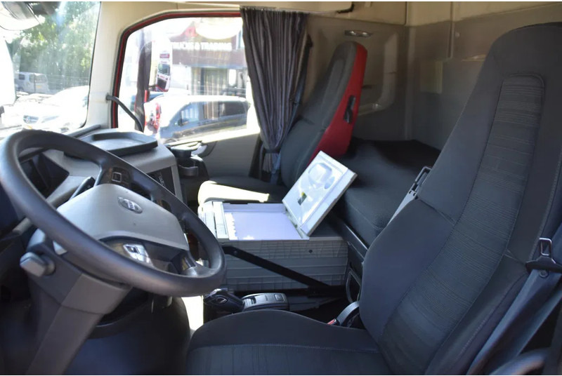 Volvo FH 460 Globe 4x2 - RETARDER- HYDRAULIC SYSTEM - 718 TKM - AIRCO - DIFF. LOCK - PTO - GOOD CONDITION - - Tahač: obrázek 5 Volvo FH 460 Globe 4x2 - RETARDER- HYDRAULIC SYSTEM - 718 TKM - AIRCO - DIFF. LOCK - PTO - GOOD CONDITION - - Tahač: obrázek 5