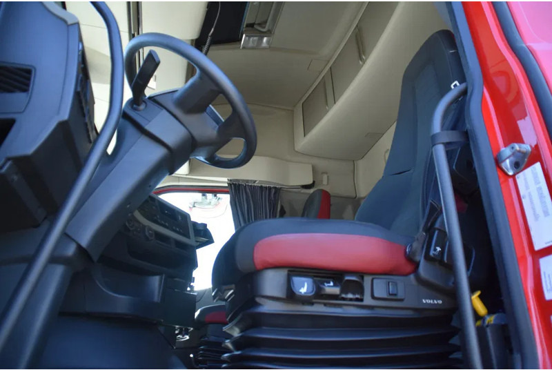 Volvo FH 460 Globe 4x2 - RETARDER- HYDRAULIC SYSTEM - 718 TKM - AIRCO - DIFF. LOCK - PTO - GOOD CONDITION - - Tahač: obrázek 4 Volvo FH 460 Globe 4x2 - RETARDER- HYDRAULIC SYSTEM - 718 TKM - AIRCO - DIFF. LOCK - PTO - GOOD CONDITION - - Tahač: obrázek 4
