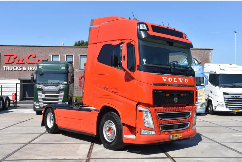 Volvo FH 500 Globetrotter 4x2 - 631 TKM - I PARK COOL - LEATHER SEATS - NAVI - 2 x FUEL TANKS - XENON - - Tahač: obrázek 1 Volvo FH 500 Globetrotter 4x2 - 631 TKM - I PARK COOL - LEATHER SEATS - NAVI - 2 x FUEL TANKS - XENON - - Tahač: obrázek 1