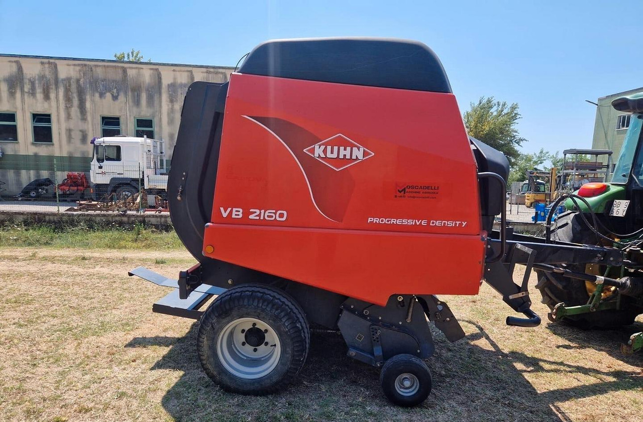Rotopressa Kuhn - Lis na válcové balíky: obrázek 2 Rotopressa Kuhn - Lis na válcové balíky: obrázek 2