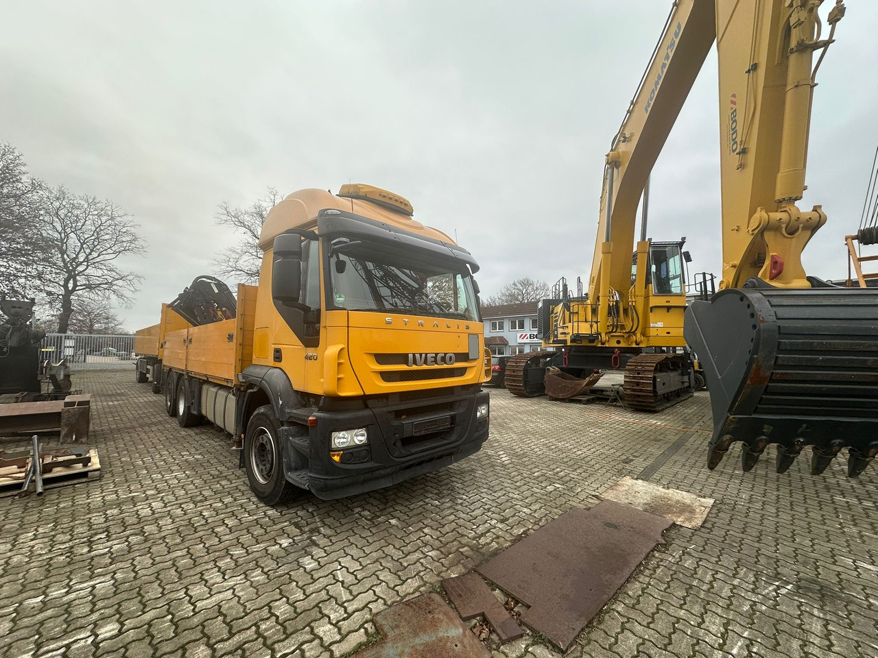 IVECO STRALIS 420 truck open box with TEREX loading crane 290.2E-A3 - Hákový nosič kontejnerů, Auto s hydraulickou rukou: obrázek 1 IVECO STRALIS 420 truck open box with TEREX loading crane 290.2E-A3 - Hákový nosič kontejnerů, Auto s hydraulickou rukou: obrázek 1