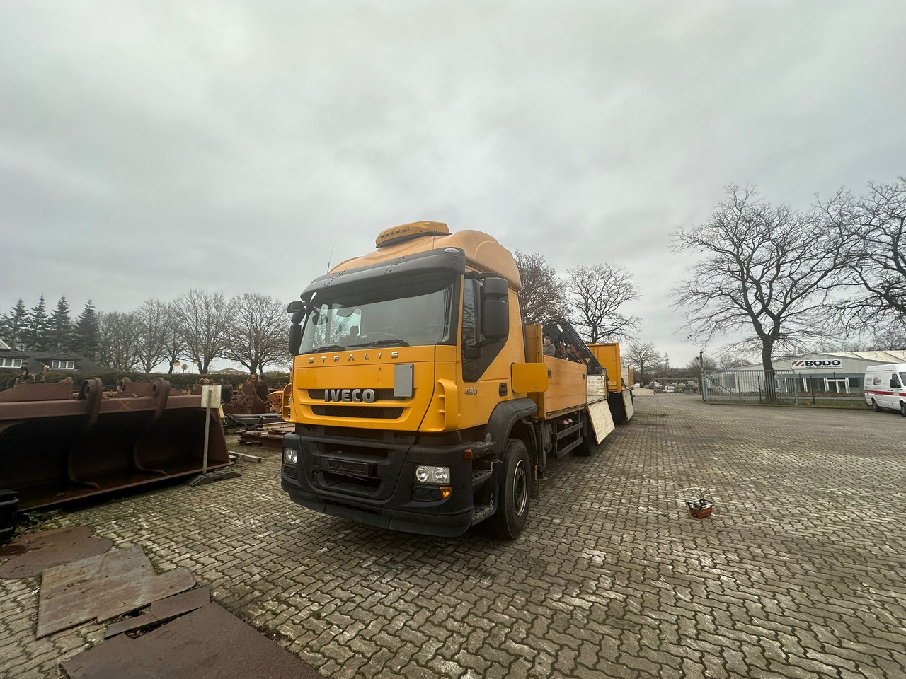 IVECO STRALIS 420 truck open box with TEREX loading crane 290.2E-A3 - Hákový nosič kontejnerů, Auto s hydraulickou rukou: obrázek 3 IVECO STRALIS 420 truck open box with TEREX loading crane 290.2E-A3 - Hákový nosič kontejnerů, Auto s hydraulickou rukou: obrázek 3