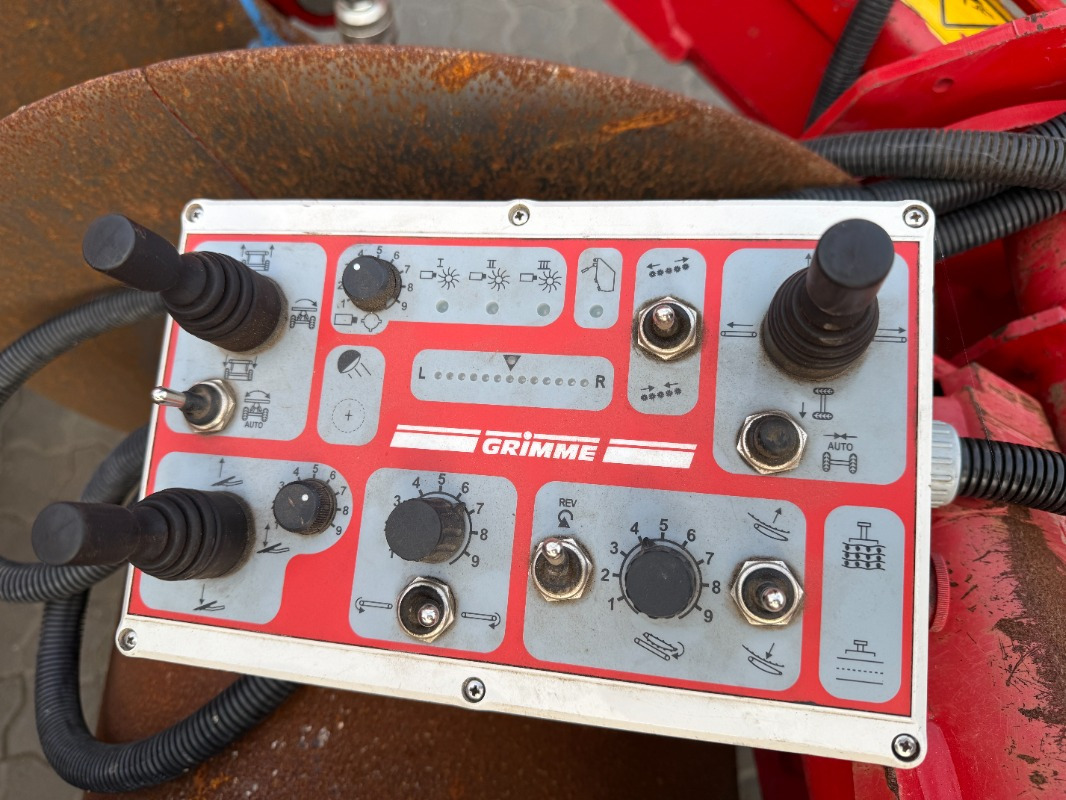 Grimme CS 170 RotaPower - Bramborový kombajn: obrázek 3 Grimme CS 170 RotaPower - Bramborový kombajn: obrázek 3