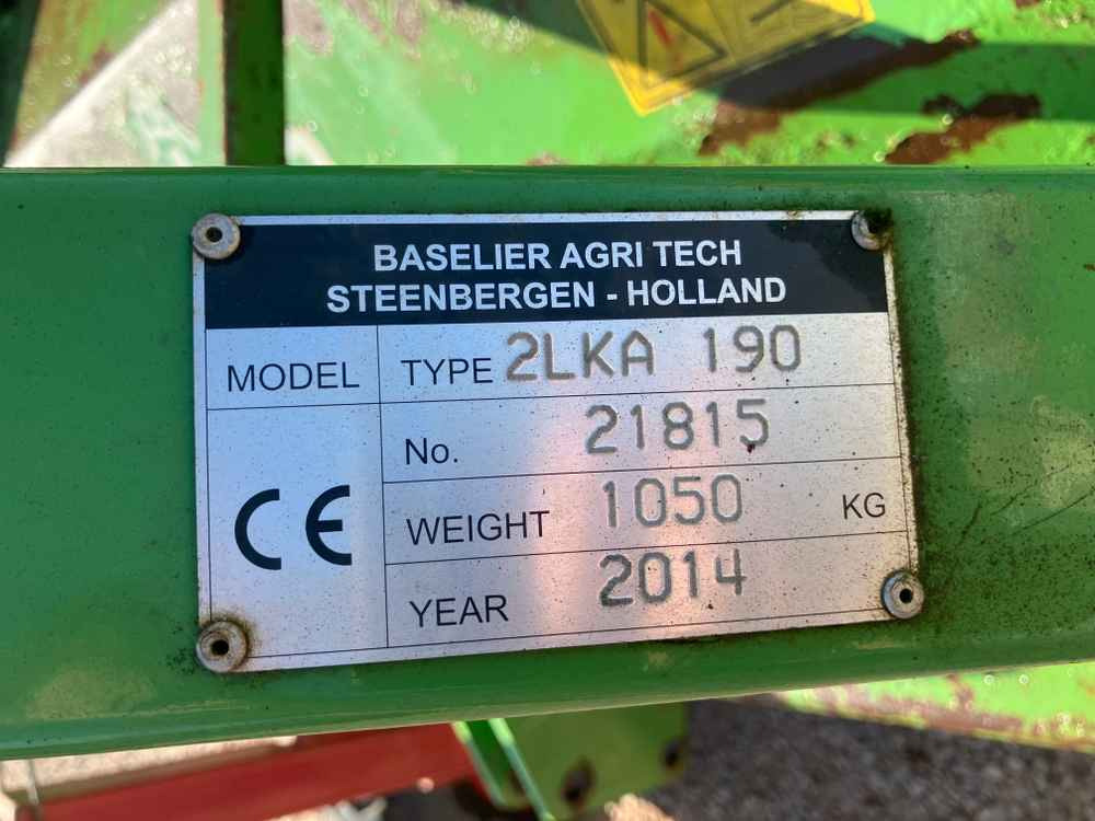 Baselier Baselier 2LKA190 2 Row Front Mounted Potato Topper - Kombajn: obrázek 2 Baselier Baselier 2LKA190 2 Row Front Mounted Potato Topper - Kombajn: obrázek 2