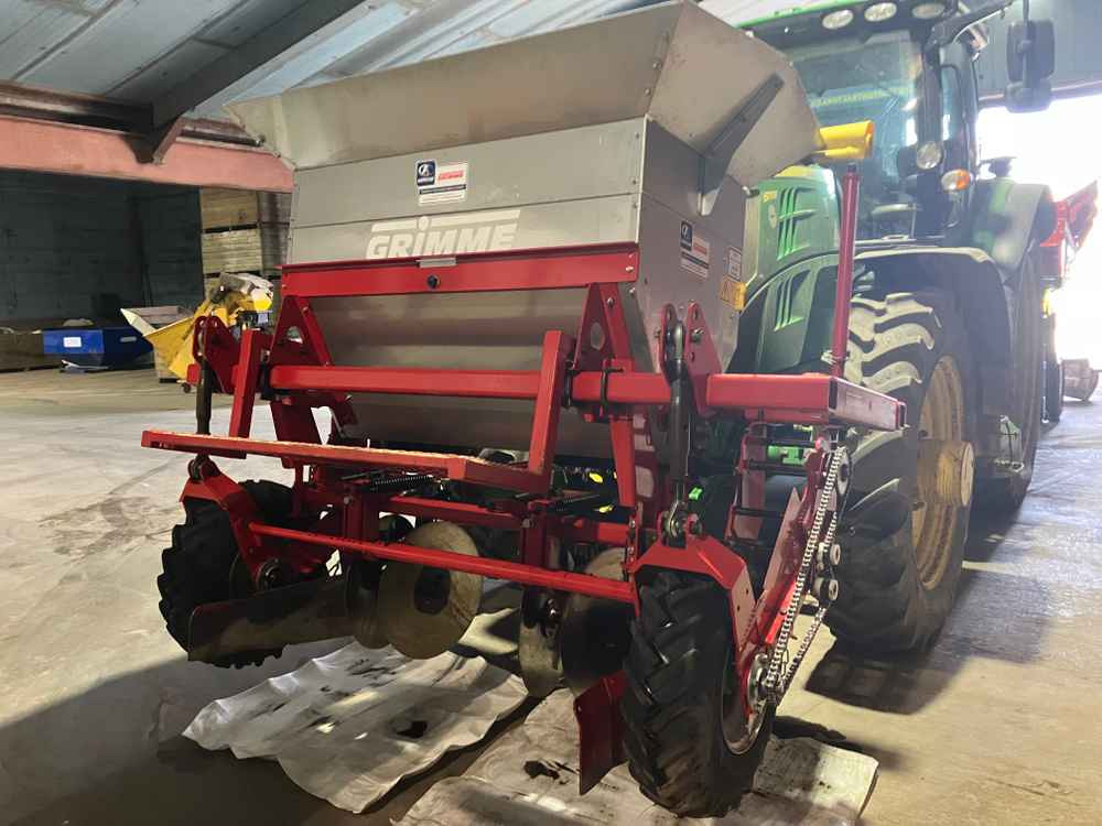 Grimme Grimme FA / FDS, Front Mounted Fertiliser Aplicator - Kombajn: obrázek 1 Grimme Grimme FA / FDS, Front Mounted Fertiliser Aplicator - Kombajn: obrázek 1