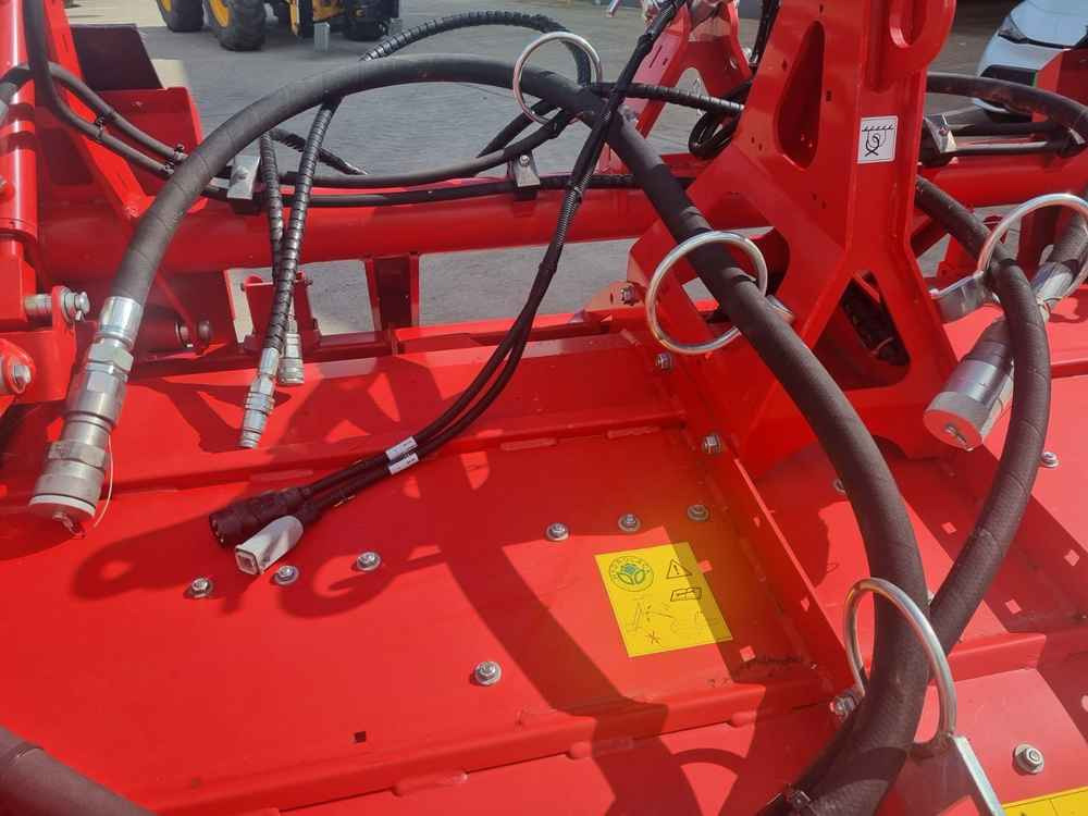 Grimme Grimme HT 200 Front Mounted Self-Propelled Topper - Kombajn: obrázek 3 Grimme Grimme HT 200 Front Mounted Self-Propelled Topper - Kombajn: obrázek 3