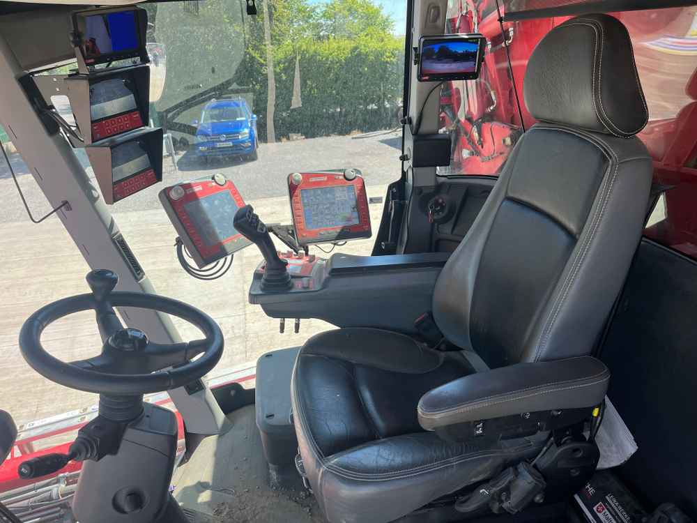 Grimme VARITRON 470 PLATINUM TT - Kombajn: obrázek 2 Grimme VARITRON 470 PLATINUM TT - Kombajn: obrázek 2