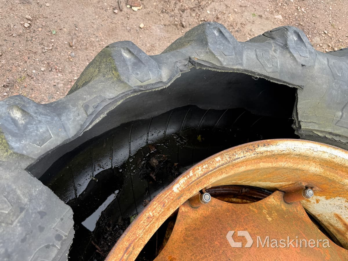 2 st entreprenaddäck på fälg 480/70R38 (rep.objekt) - Kompletní kolo: obrázek 4 2 st entreprenaddäck på fälg 480/70R38 (rep.objekt) - Kompletní kolo: obrázek 4