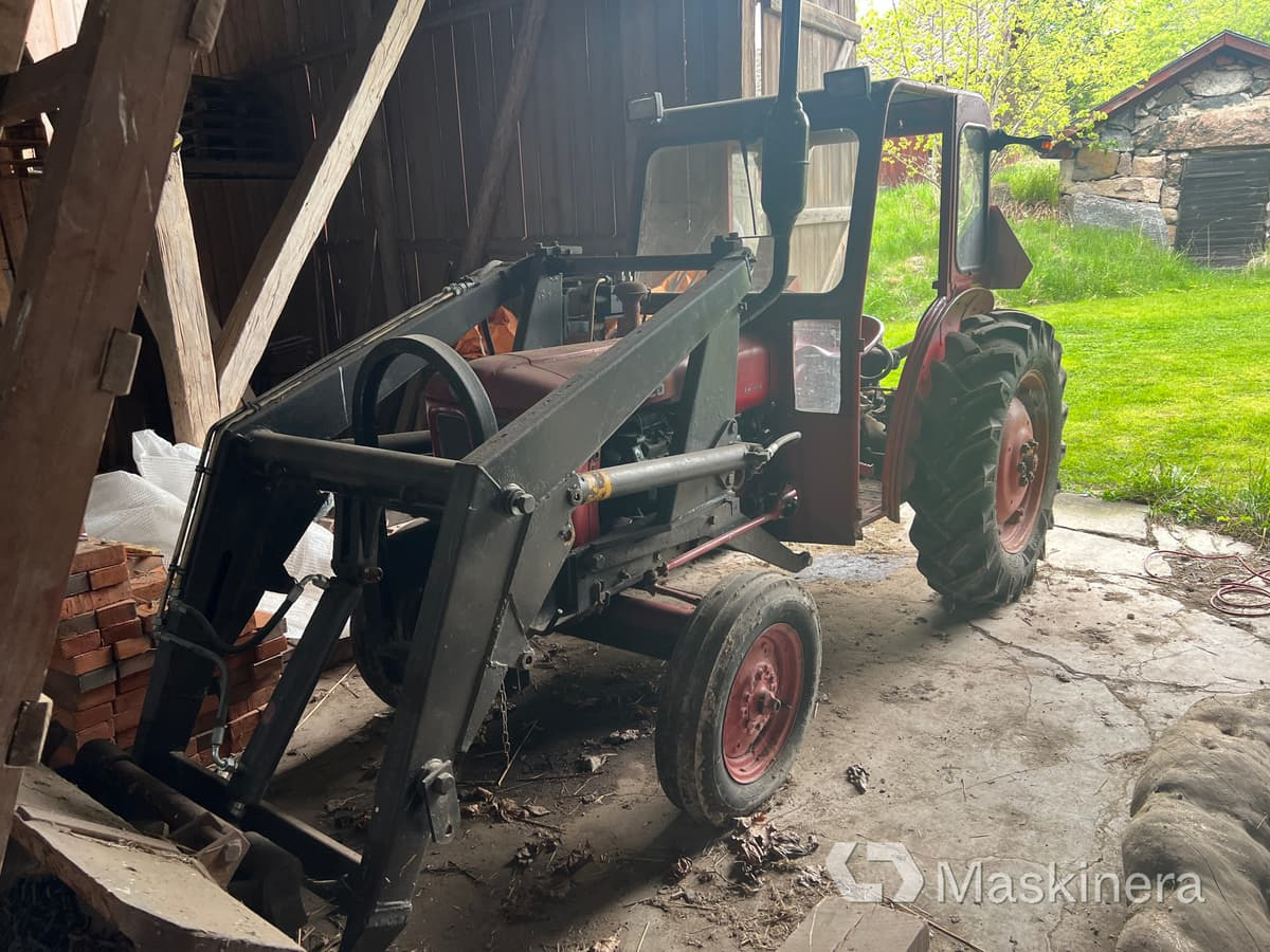 Bolinder Munktell 320 Traktor Volvo BM 320 med lastare - Traktor: obrázek 1 Bolinder Munktell 320 Traktor Volvo BM 320 med lastare - Traktor: obrázek 1