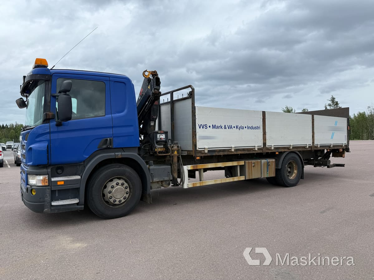 Brädgårdsbil med kran Scania P320 - Nákladní automobil valníkový/ Plošinový, Auto s hydraulickou rukou: obrázek 1 Brädgårdsbil med kran Scania P320 - Nákladní automobil valníkový/ Plošinový, Auto s hydraulickou rukou: obrázek 1