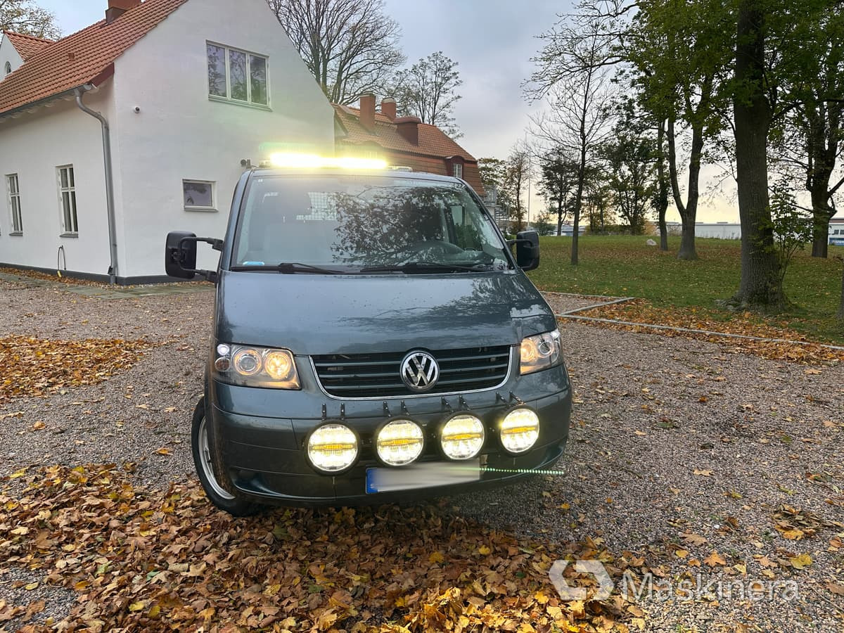 Flakbil Volkswagen Transporter dubbelhytt - Malá dodávka: obrázek 2 Flakbil Volkswagen Transporter dubbelhytt - Malá dodávka: obrázek 2