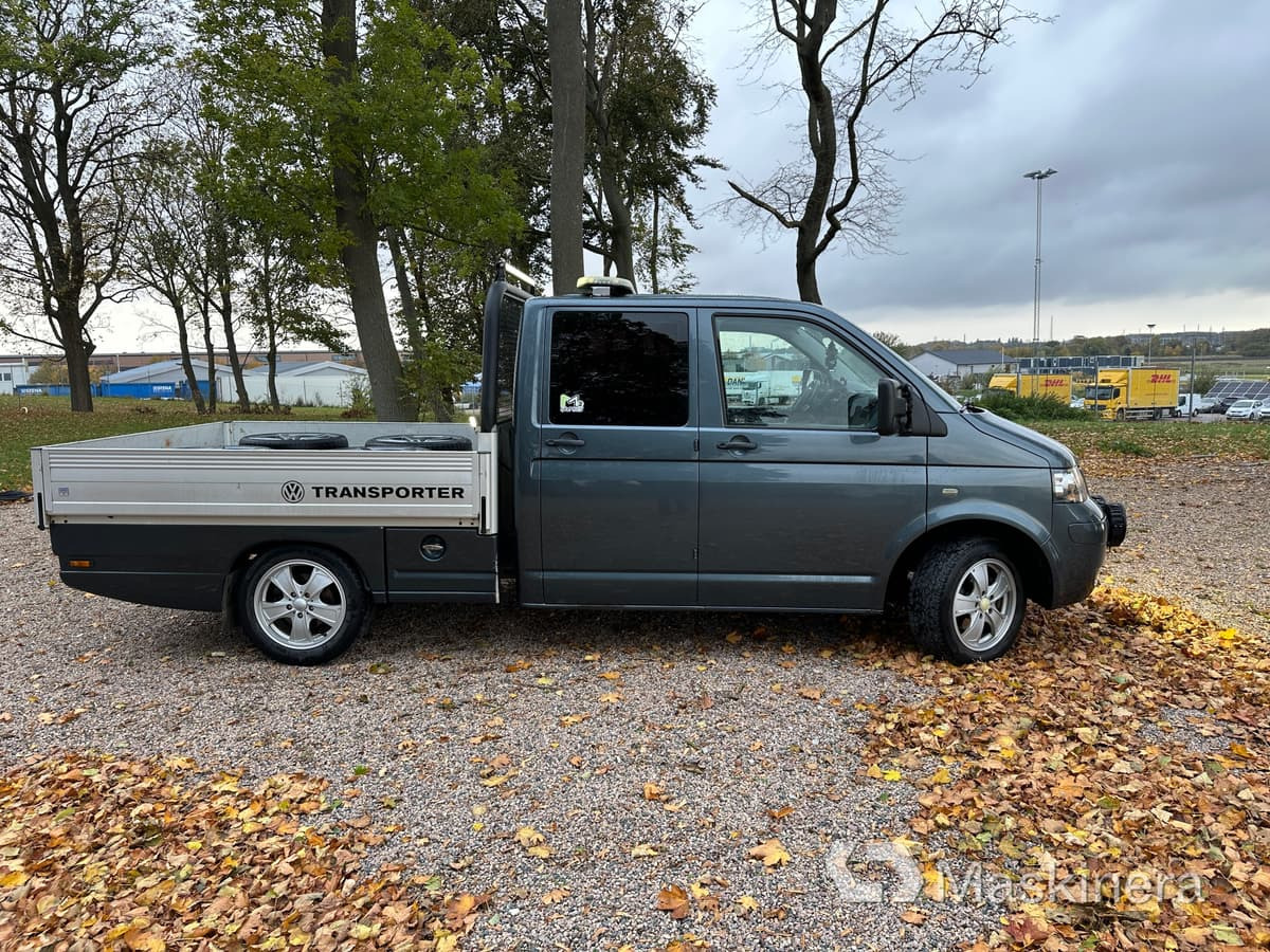 Flakbil Volkswagen Transporter dubbelhytt - Malá dodávka: obrázek 4 Flakbil Volkswagen Transporter dubbelhytt - Malá dodávka: obrázek 4