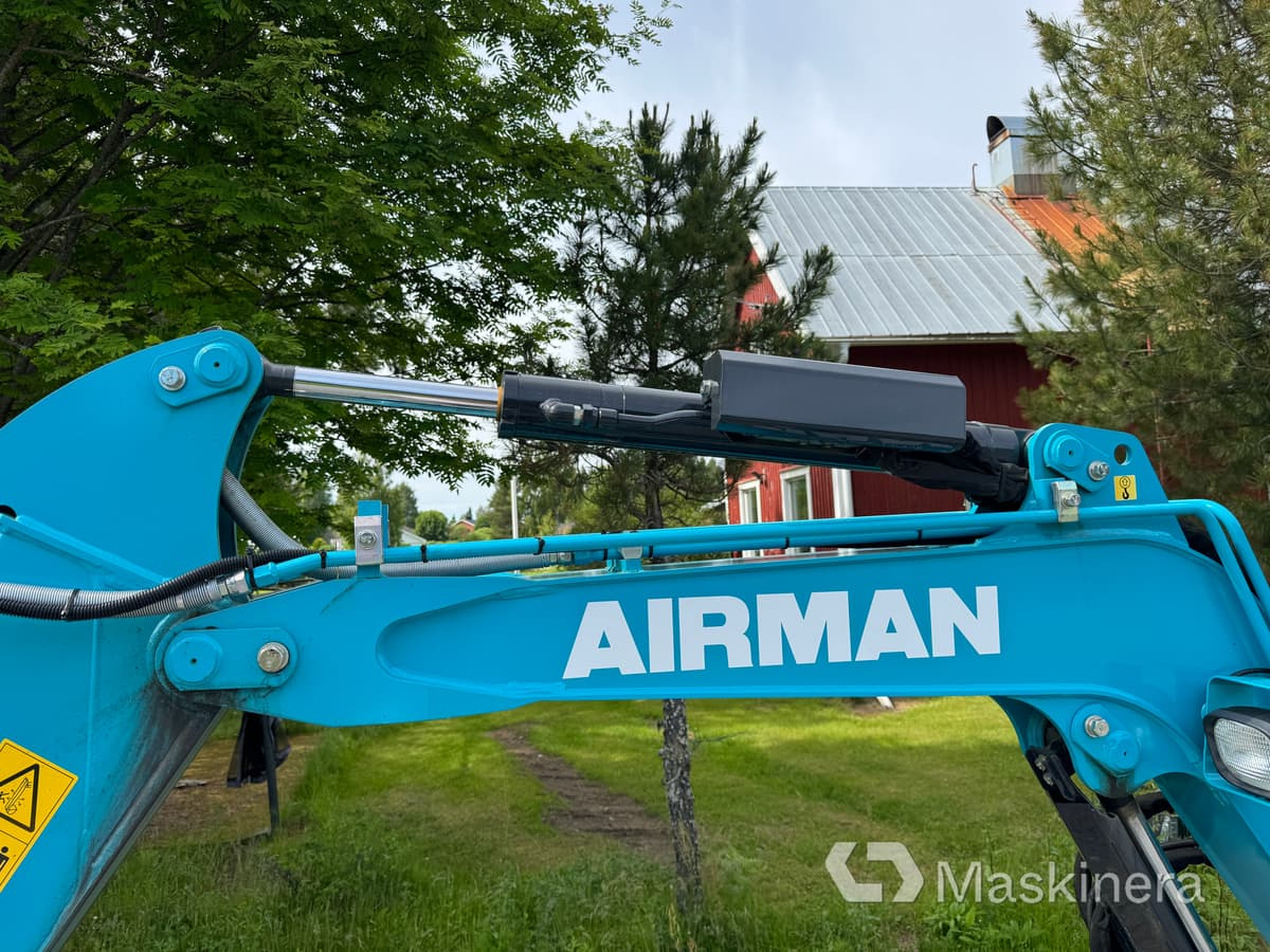 Pásové rýpadlo Grävmaskin Airman AX33u-7 med tillbehör: obrázek 49