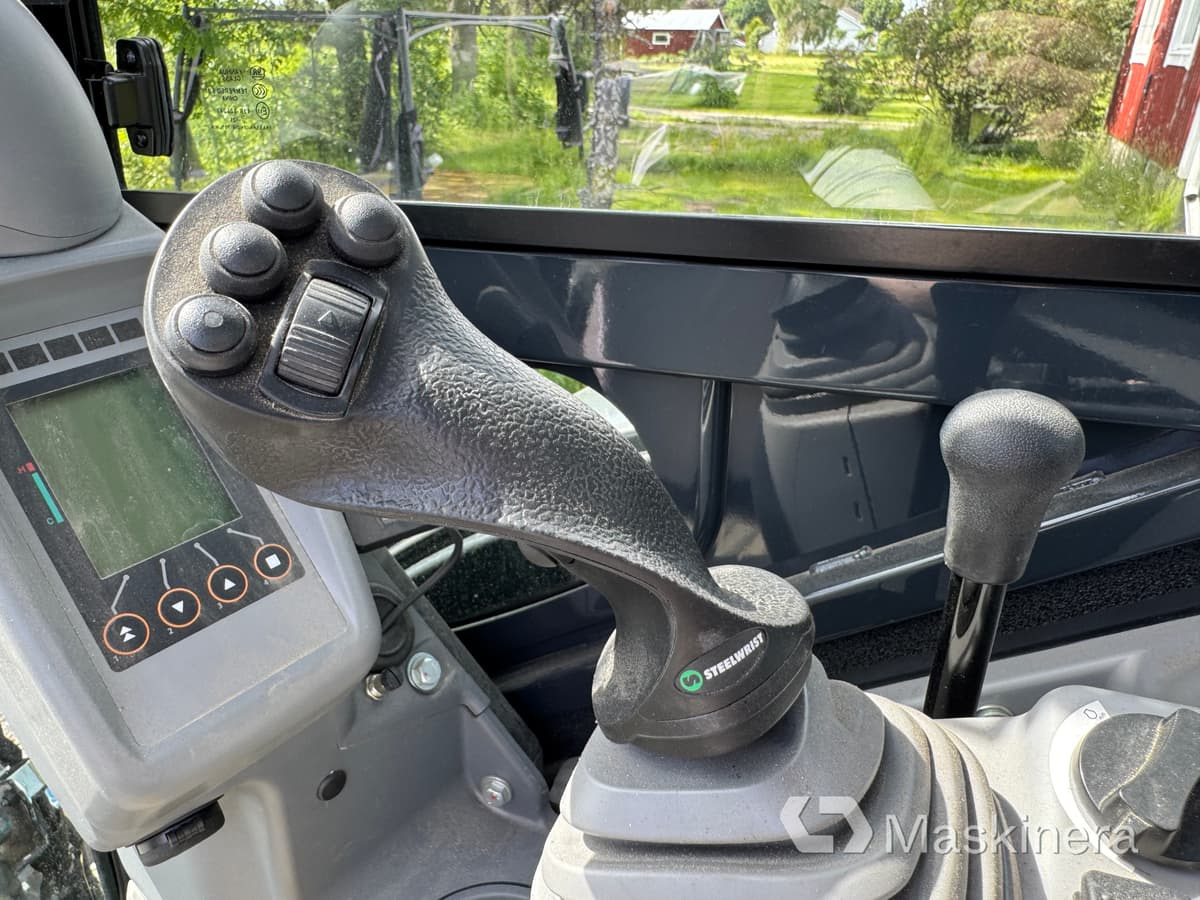 Pásové rýpadlo Grävmaskin Airman AX33u-7 med tillbehör: obrázek 22