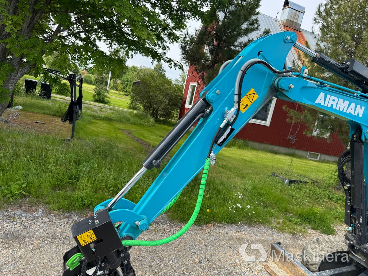 Pásové rýpadlo Grävmaskin Airman AX33u-7 med tillbehör: obrázek 44