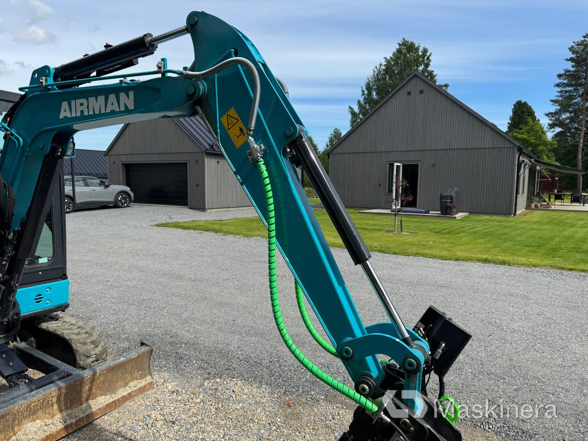 Pásové rýpadlo Grävmaskin Airman AX33u-7 med tillbehör: obrázek 46