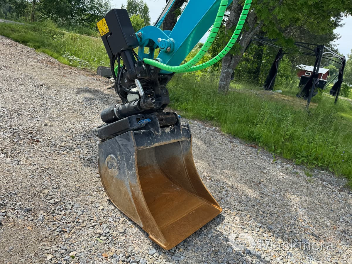 Pásové rýpadlo Grävmaskin Airman AX33u-7 med tillbehör: obrázek 39