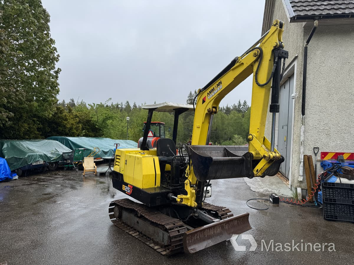 Grävmaskin Yanmar B25V med redskap & transportsläp - Pásové rýpadlo: obrázek 3 Grävmaskin Yanmar B25V med redskap & transportsläp - Pásové rýpadlo: obrázek 3