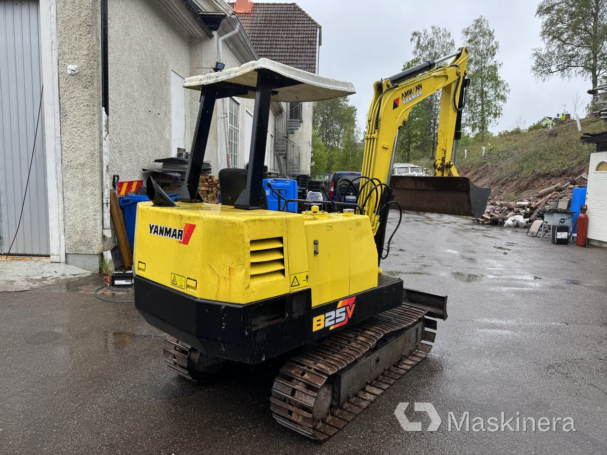 Grävmaskin Yanmar B25V med redskap & transportsläp - Pásové rýpadlo: obrázek 5 Grävmaskin Yanmar B25V med redskap & transportsläp - Pásové rýpadlo: obrázek 5