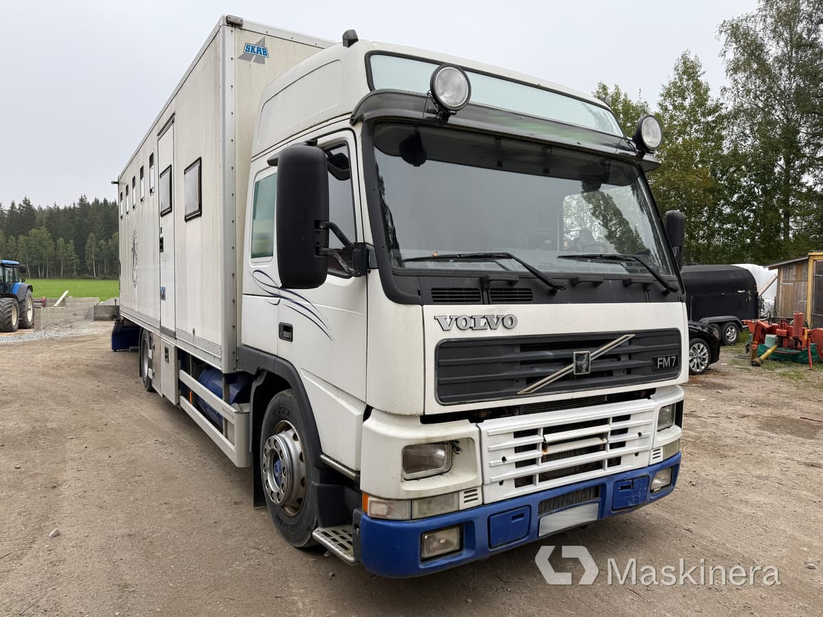 Hästlastbil Volvo FM7 4X2 - Auto na přepravu koní: obrázek 3 Hästlastbil Volvo FM7 4X2 - Auto na přepravu koní: obrázek 3