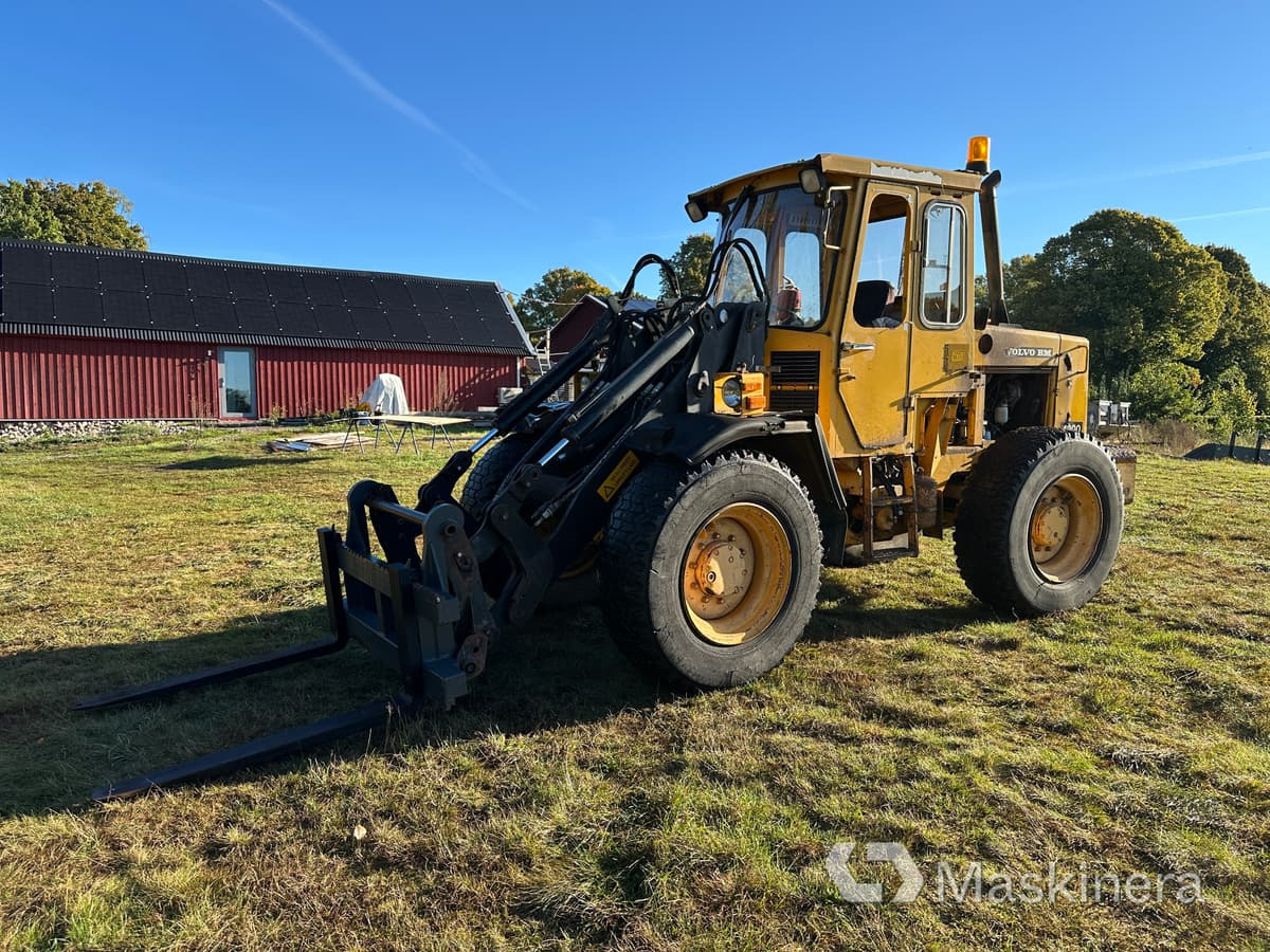 Kolový nakladač Hjullastare Volvo BM 4200: obrázek 1