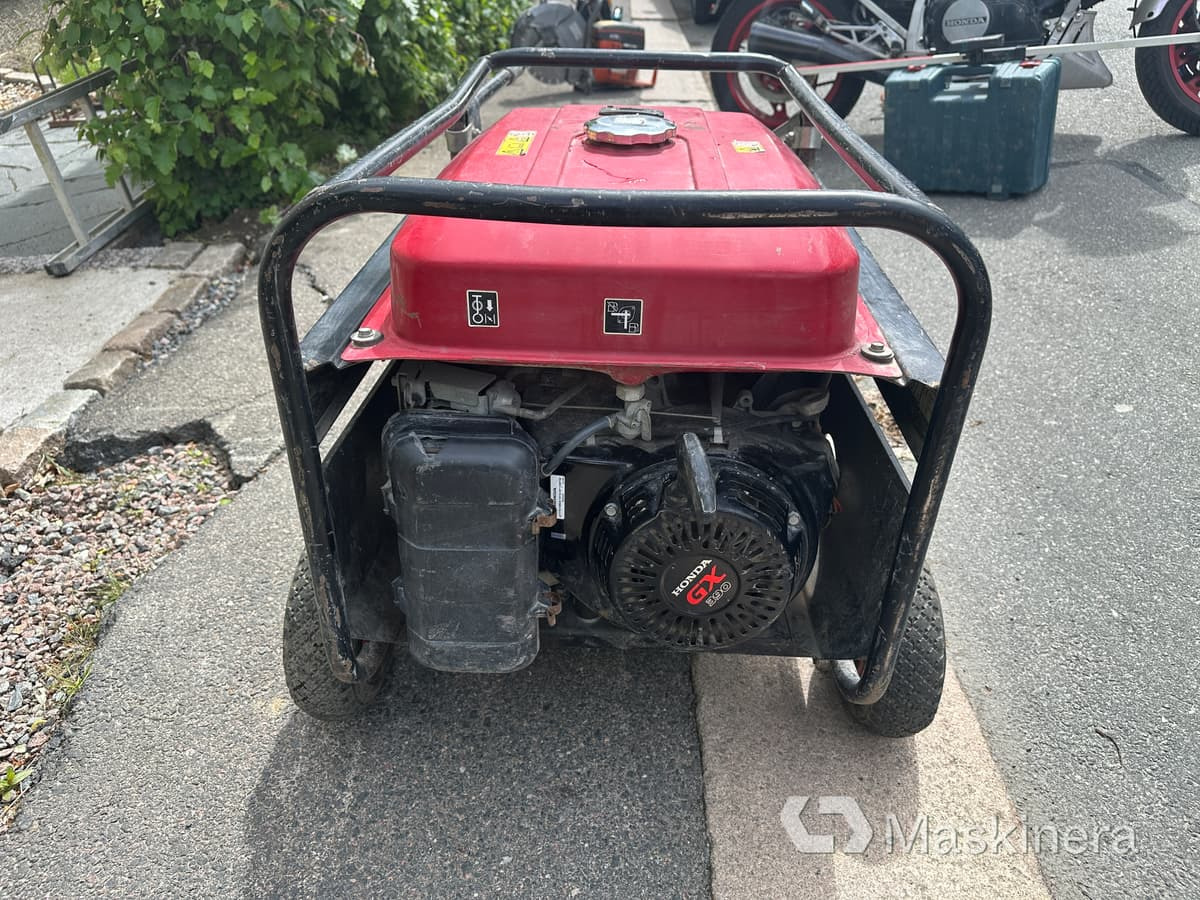 Honda ECMT 7000 Elverk Honda ECMT 7000 - Elektrický generátor: obrázek 3 Honda ECMT 7000 Elverk Honda ECMT 7000 - Elektrický generátor: obrázek 3