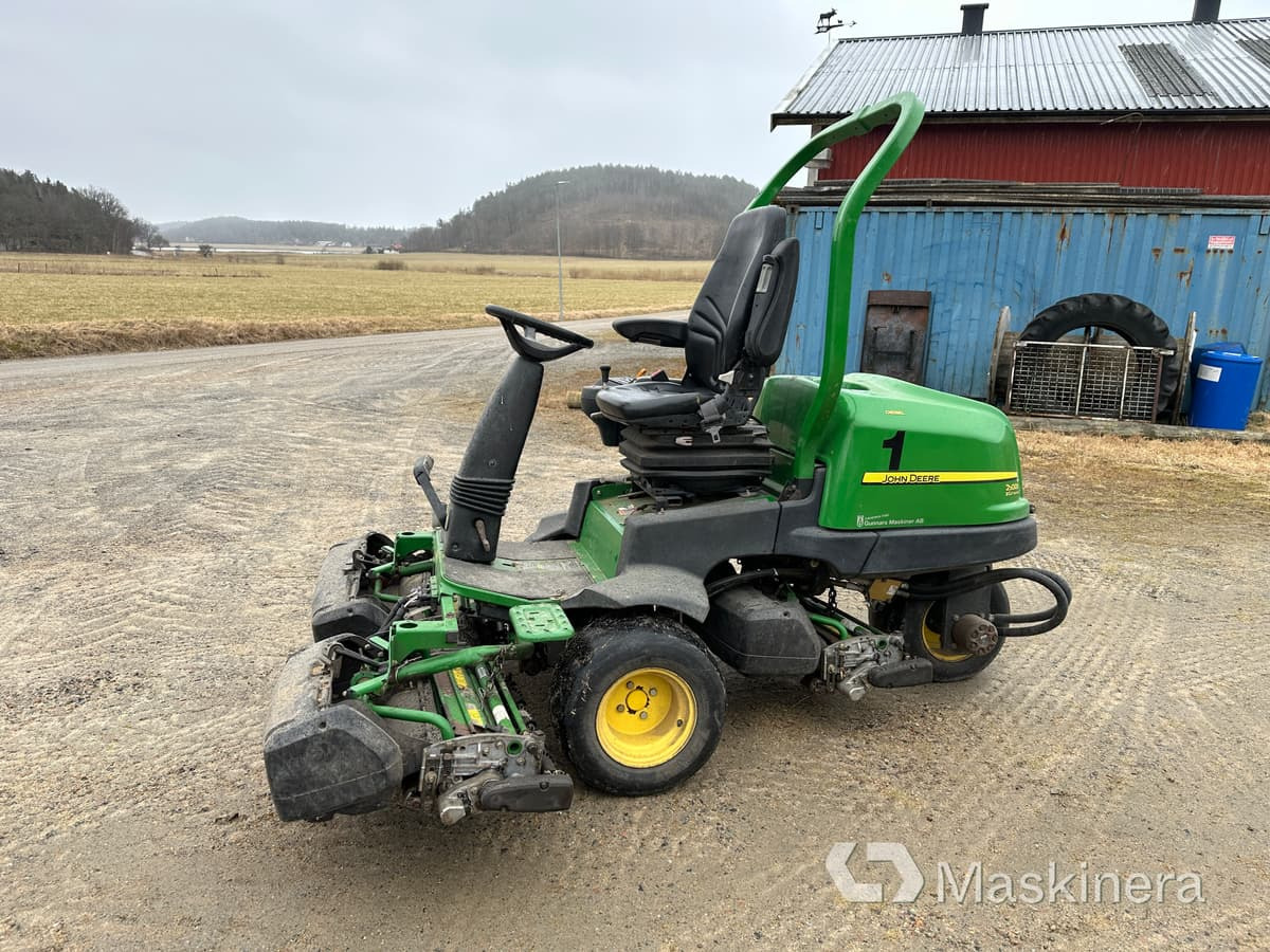 John Deere 2500E E-Cut Hybrid Greenklippare - Sekačka na trávu: obrázek 2 John Deere 2500E E-Cut Hybrid Greenklippare - Sekačka na trávu: obrázek 2