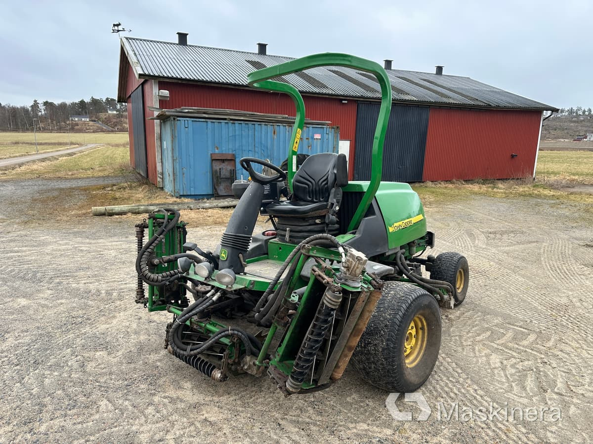 John Deere 7700 PC FM PrecisionCut Fairwayklippare - Sekačka na trávu: obrázek 1 John Deere 7700 PC FM PrecisionCut Fairwayklippare - Sekačka na trávu: obrázek 1