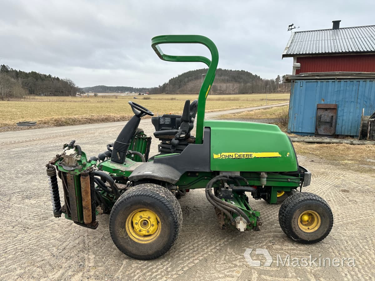 John Deere 7700 PC FM PrecisionCut Fairwayklippare - Sekačka na trávu: obrázek 2 John Deere 7700 PC FM PrecisionCut Fairwayklippare - Sekačka na trávu: obrázek 2
