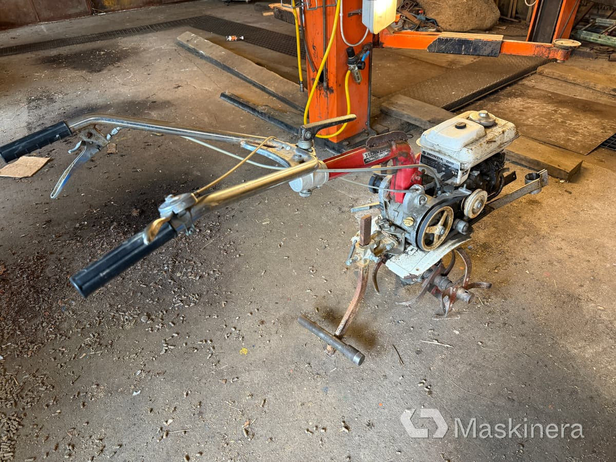 Jordfräs Honda F28C (Rep.objekt) - Jednoosý traktor: obrázek 3 Jordfräs Honda F28C (Rep.objekt) - Jednoosý traktor: obrázek 3