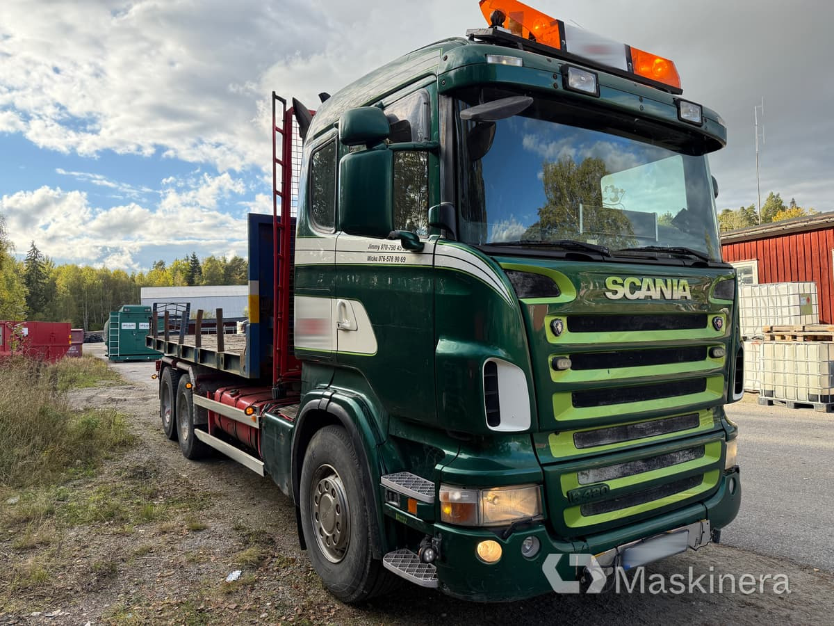 Lastväxlare Scania R420 6X4 Tridem med maskinflak och grusflak - Hákový nosič kontejnerů: obrázek 3 Lastväxlare Scania R420 6X4 Tridem med maskinflak och grusflak - Hákový nosič kontejnerů: obrázek 3