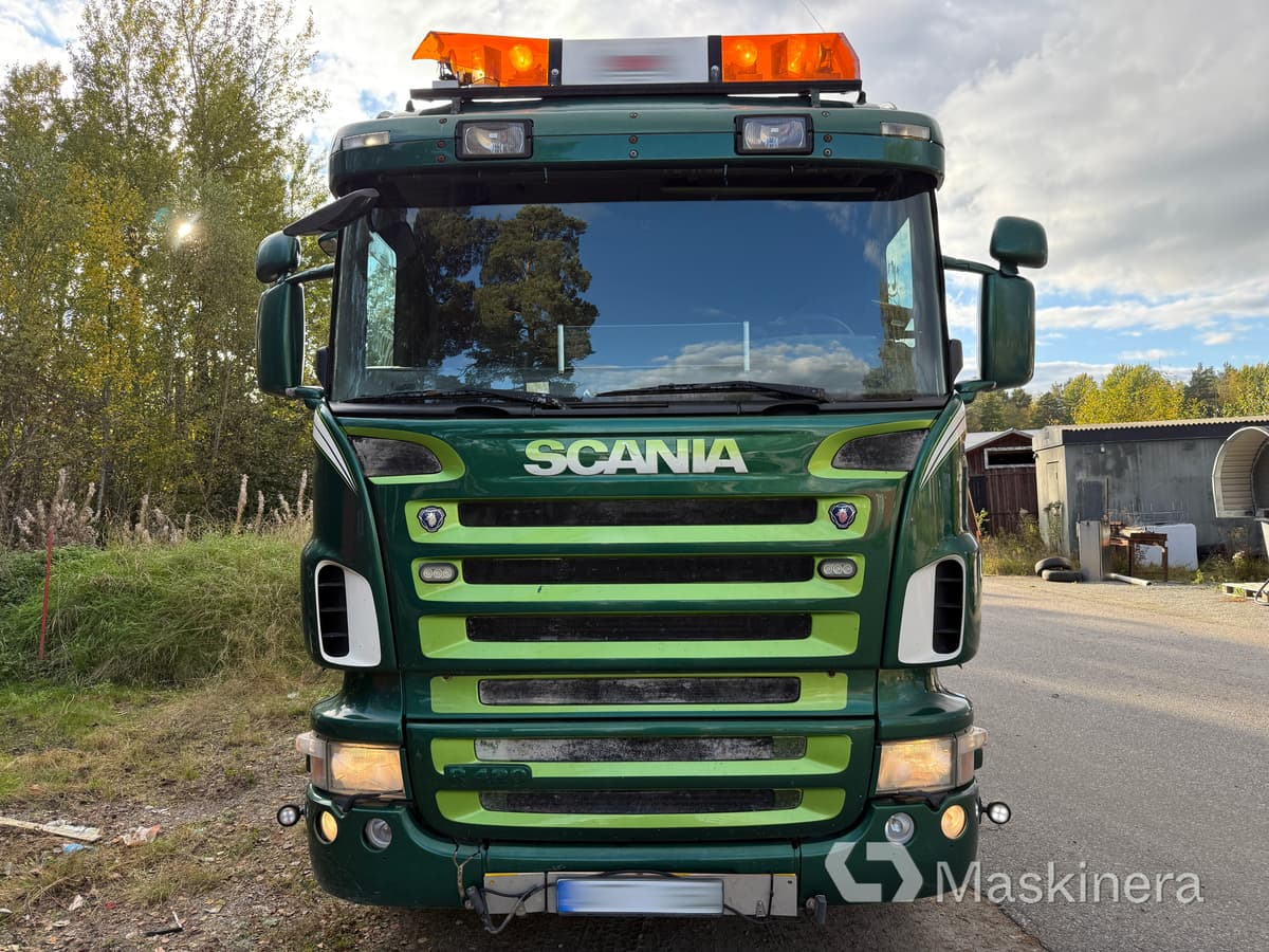 Lastväxlare Scania R420 6X4 Tridem med maskinflak och grusflak - Hákový nosič kontejnerů: obrázek 2 Lastväxlare Scania R420 6X4 Tridem med maskinflak och grusflak - Hákový nosič kontejnerů: obrázek 2