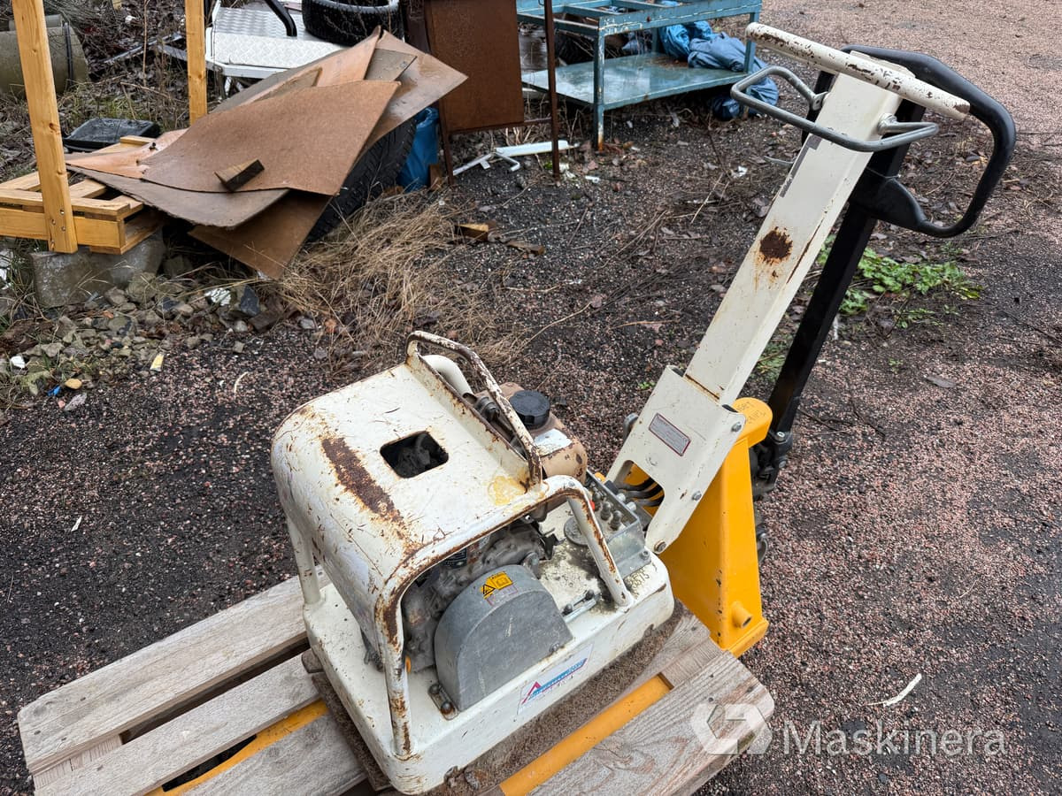 Markvibrator Swepac FB 145 - Vibrační deska: obrázek 3 Markvibrator Swepac FB 145 - Vibrační deska: obrázek 3